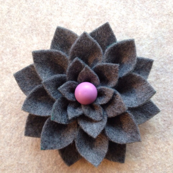 Items similar to Felt Flower Pin on Etsy