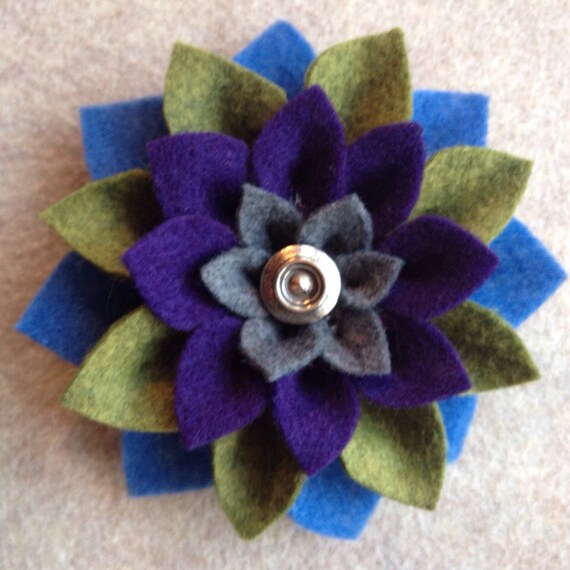 Items similar to Felt Flower Pin on Etsy