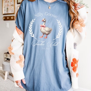 Clube de Professores Silly Goose, Clube Silly Goose, Camiseta de Professor Silly Goose, Presente para Professor, Camiseta Silly Goose, Camiseta de Professor do Ensino Fundamental, Camiseta de Professor
