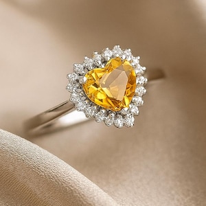 Citrine Heart on My Finger - Heart-Shaped Ring – Romantic and Eye-Catching Gold Jewelry