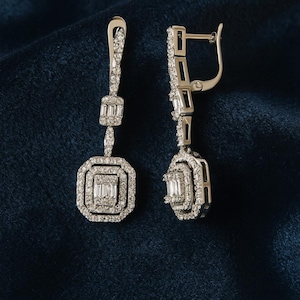 14K Gold Baguette Diamond Dangle Earrings: Elegant Fine Jewelry