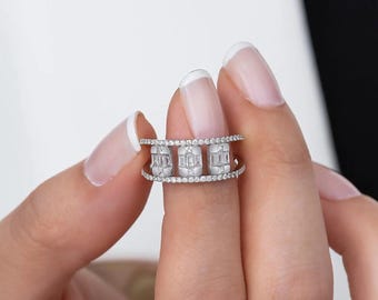 Unique 14K Gold Natural Diamond Ring – Baguette & Accent Stones