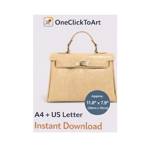 Op de afbeelding: Een beige handtas met een handvat aan de bovenkant en een goudkleurige sluiting. De tas is ongeveer 30 cm x 20 cm groot. De afbeelding bevat de tekst "OneClickToArt", "A4 + US Letter" en "Instant Download".