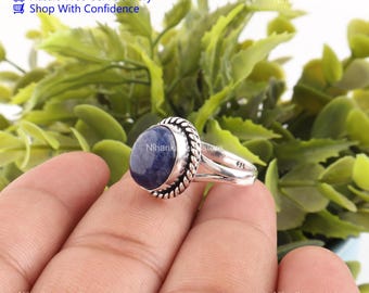 Anillo bohemio de sodalita en plata de ley 925 con piedra azul.