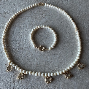 CONJUNTO: Colar de pérolas com 5 presilhas + pulseira com 1 presilha (sem moedas) | Pérolas de água doce | Prendedor de ouro, feito à mão