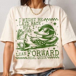 SVG "I Might Be Laid Back": Diseño de camiseta con sarcasmo divertido y humor adulto (descarga digital)