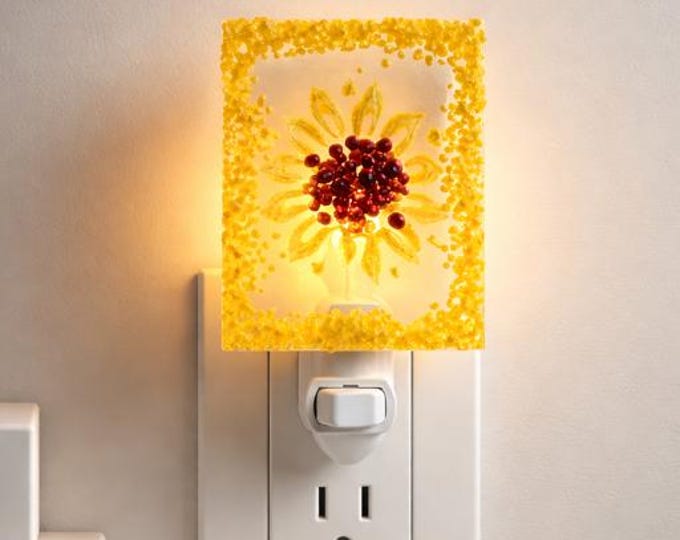 Fused Glass Sunflower Night Light: Bringing the Outdoors In