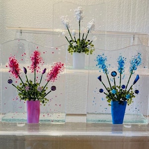 Fused Glass Everlasting Flowers, Flower Bouquet in Colored Glass Vase, Forever Flowers, Glass Art Flowers on Glass Stand