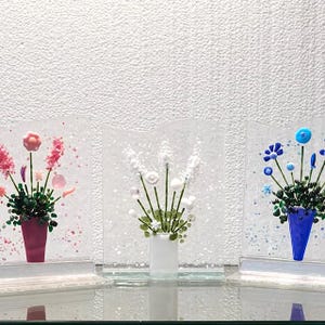 Fused Glass Everlasting Flowers, Flower Bouquet in Colored Glass Vase, Forever Flowers, Glass Art Flowers on Glass Stand