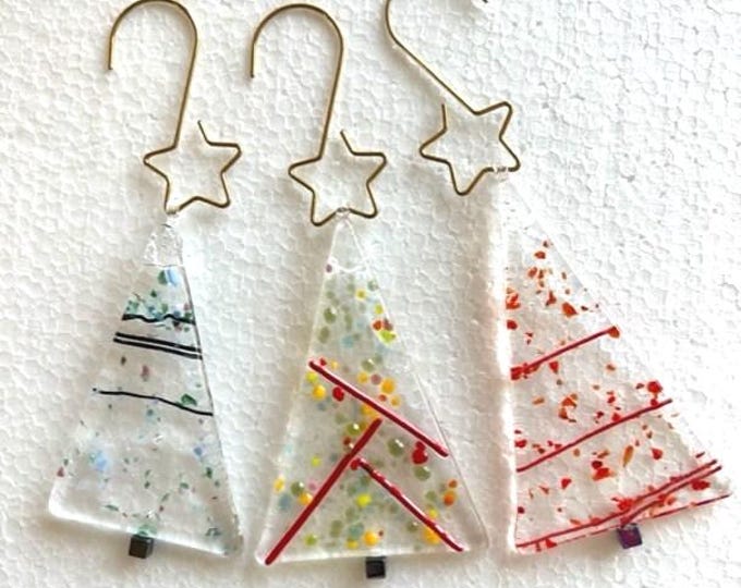 Set of 3 fused glass Christmas trees with star hanger, Christmas favors, Holiday Tree Suncatchers, Christmas Ornaments