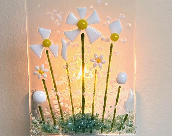 Daisies Flower Night Light, Fused Glass Night Light, Flower Night Light, Glass Night Light, Bringing the Outdoors In