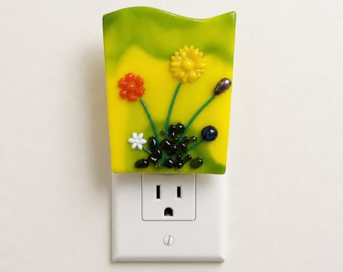 Auto sensor Flower nightlight:  On at Dust and Off at Dawn Light