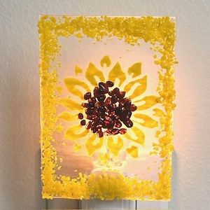 Fused Glass Sunflower Night Light: Bringing the Outdoors In