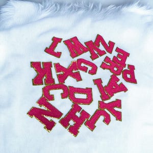 Letras de chenilla, parche termoadhesivo con letras de chenilla, parche de letras para ropa, brillo dorado, monograma DIY, bordado de alfabeto de moda para planchar.