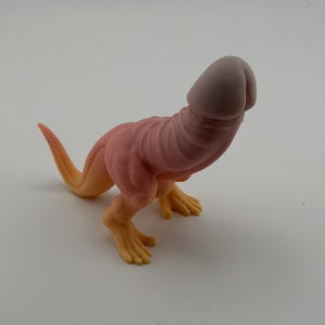 Statue de dinosaure Dickasaurus | Cadeau drôle pour bâillon adulte, décoration de bureau fantaisie, cadeau humour adulte, amorce de conversation, 6 tailles, phosphorescent