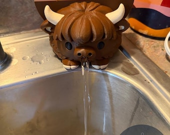 Highland Cow Sponge Holder | Kitchen Decor | Cute Cow Scrub Daddy Caddy | Kitchen Sink Organizer | Cow Lover | Multi-Color or Solid
