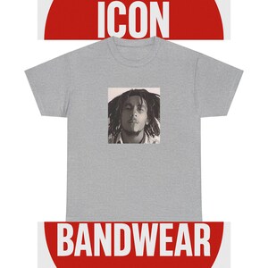 Camiseta de Reggae Icon de Dibujos Animados - Camiseta de Banda Retro de Edición Limitada, Parte de la Serie 50-Music-Icon