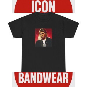 Cartoon Grunge Frontman T-Shirt - Limitierte Retro Band Icon Tee, Teil der 50-Music-Icon Serie