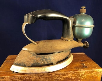 Vintage Rustic Coleman 609 Gas Kerosene Clothes Iron Bakelite Handle Steampunk