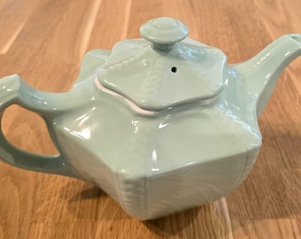 "Hall China ""Connie"" Teekanne MINT - zartgrüne Seesterne, 4 Tassen, Vintage 1940er Jahre."