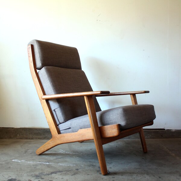 RESERVED GE-290 Oak Lounge Chair by Hans Wegner