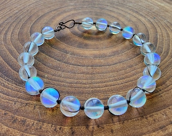 Cuarzo sirena transparente iridiscente / Aura mística Vidrio de cuarzo en alambre de cobre antiguo envuelto en brazalete / pulsera