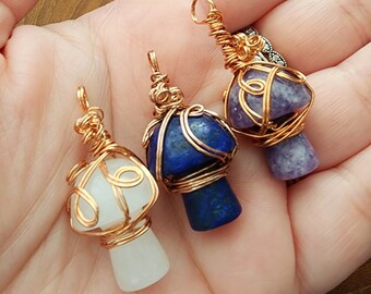 Seleccione (1): Los hongos místicos/Jardín de hadas: colgante/collar/regalo de aniversario con forma de hongo de piedra preciosa/cristal envuelto en alambre de cobre
