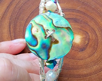 Brazalete de plata de ley/brazalete envuelto en alambre con concha de Paua/perla de agua dulce/cristales de Swarovski
