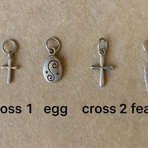 Set of 4 Stainless Steel Knitting Stitch Markers – Decorative Designs – Fits Most Needle Sizes