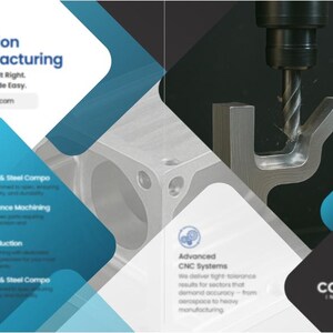 Pu&ograve; includere: Brochure per la produzione di precisione, con un particolare di un pezzo di metallo in lavorazione. La brochure include testo su componenti in alluminio e acciaio, lavorazione a tolleranza stretta e produzione prioritaria. Il logo Coremek Industries &egrave; visibile.