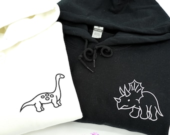 Sweats à capuche assortis brodés de dinosaures pour couple - Cadeau d'anniversaire