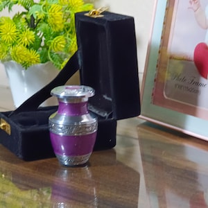 Small Cremation Urn for Human Ashes – Set of 1 Mini Keepsake Urn