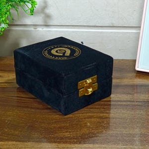 Enkel miniurna i sammet – Lyxig presentations- och förvaringslåda