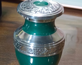 Small Cremation Urn for Human Ashes – Set of 1 Mini Keepsake Urn
