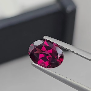 Natural Rhodolite Garnet 1.47 Ct Oval Cut 8x6 mm | Raspberry Pink Loose Gemstone | Vibrant Sparkle for Ring Pendant | Fine Gem #Q.695
