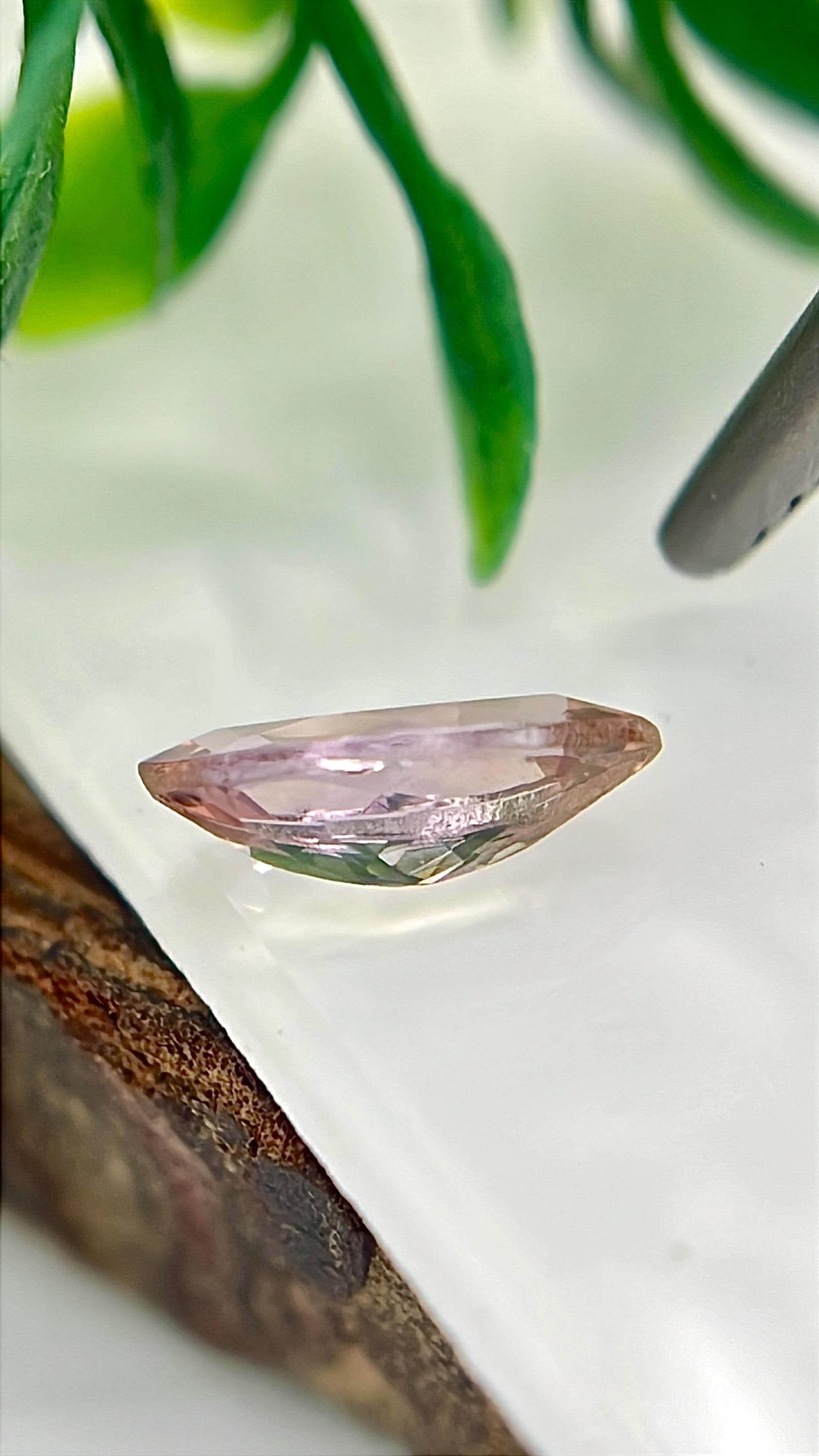 非常に珍しい色の天然非加熱タンザナイト 7.5x3.5 mm マーキスシェイプ 