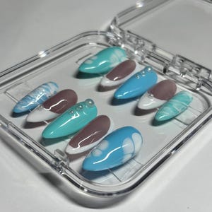 Beachy Press-On Nails