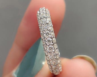 Alianza de boda de oro blanco con moissanita de 1,96 quilates: anillo de eternidad completo de corte redondo