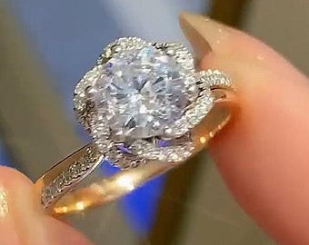 Anillo de compromiso con flor de moissanita: Halo de pétalos de plata de ley 925