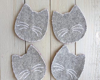Porta-copos de feltro de lã prateado com bigodes de gato malhado - Conjunto de 4 - Dupla face