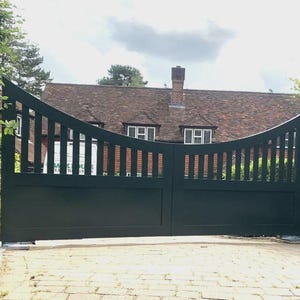 Driveway Metal Gate / Swing Gate - BlackBull Design MG0003