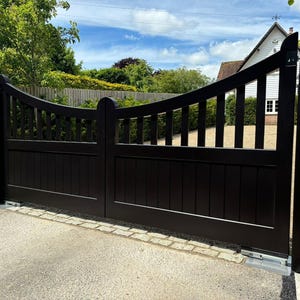 Driveway Metal Gate / Swing Gate - Artix Design - MG0012
