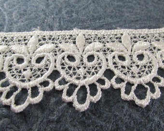 Ivory Owls in 1.75 inch wide Scalloped Venise Lace Bridal, Costume or Decorator Trim by the yard