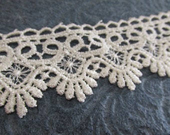 Ivory 1.75 inch wide Fringed Scalloped Venise Lace Bridal, Costume or Decorator Trim by the yard