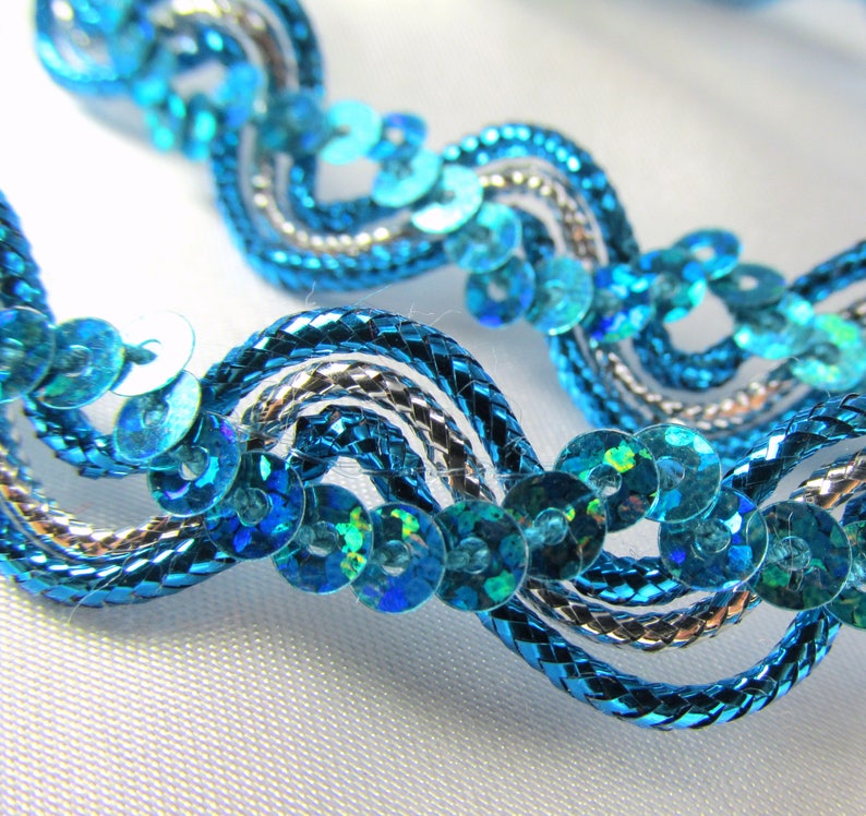 ZIG ZAG 2 TONE SEQUINS ON SINGLE SPAN  | 20632-7272