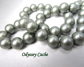 10 Vintage Powder Green 10mm Swarovski Crystalized Round Pearl Jewelry Beads (loose)
