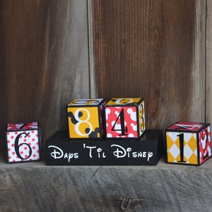 Disney Countdown Blocks Mickey (red, yellow)