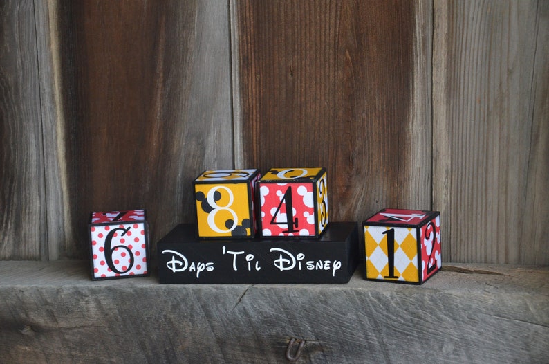 Disney Countdown Blocks Mickey (red, yellow)