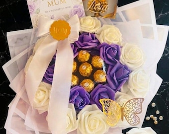 Buon compleanno mamma, bouquet di cioccolatini per la festa della mamma con biglietto d'auguri gratuito