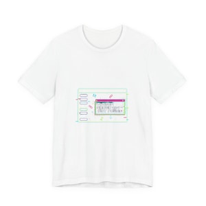 Könnte beinhalten: Weißes T-Shirt mit einem Retro-Grafikdesign. Das Design zeigt ein computerähnliches Fenster mit dem Text "SYSTEM ERROR 404 - NOT FOUND" in Neon-Grün. Die Grafik hat eine Vintage- und pixelige Ästhetik.
